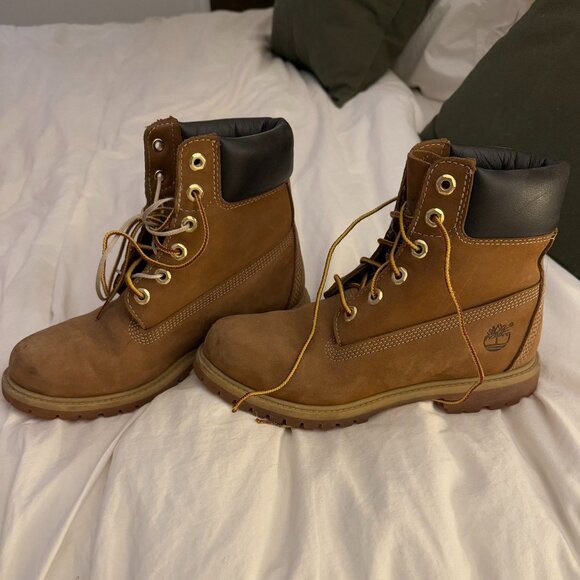 Women's Timberland® Premium 6-Inch Waterproof Boot - Size 8 - Picture 2 of 7